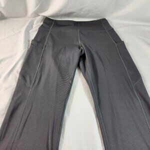Yelete Active Womens Athletic Cropped Leggings Size Medium Gray Yoga Activewear